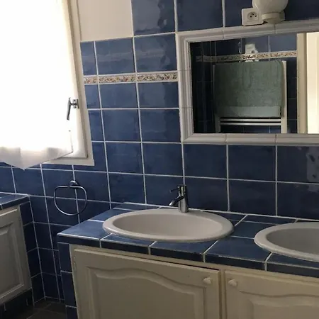Avec 4 Chambres Et 2 Salles De Bain, Avec Piscine Et Superbe Vue Mer Casa de Férias