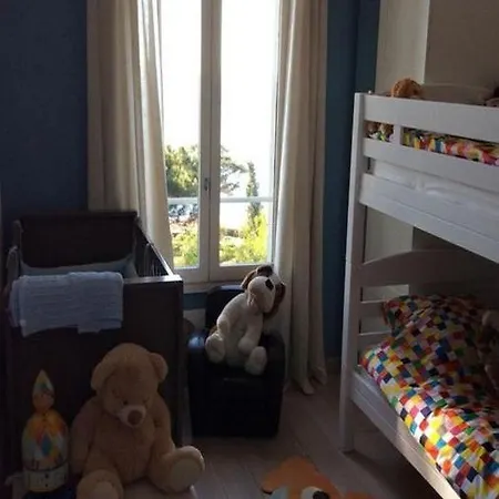 Casa de Férias Avec 4 Chambres Et 2 Salles De Bain, Avec Piscine Et Superbe Vue Mer Sainte-Maxime