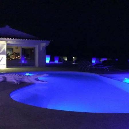 Casa de Férias Avec 4 Chambres Et 2 Salles De Bain, Avec Piscine Et Superbe Vue Mer Sainte-Maxime
